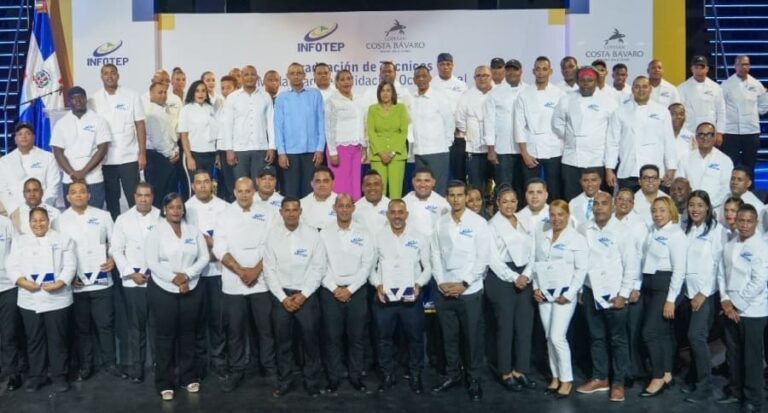 INFOTEP gradúa por validación ocupacional a 82 técnicos de la industria hotelera del Este