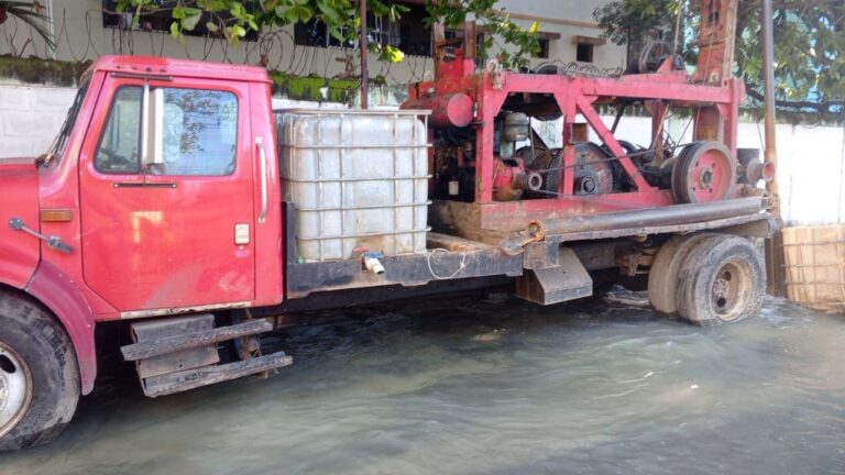 Camión perforador provoca avería en línea de 30 pulgadas