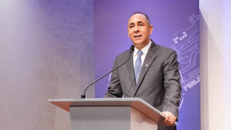 Nuevo director general de Aduanas asume enfocado en aumentar las recaudaciones y facilitar más el comercio