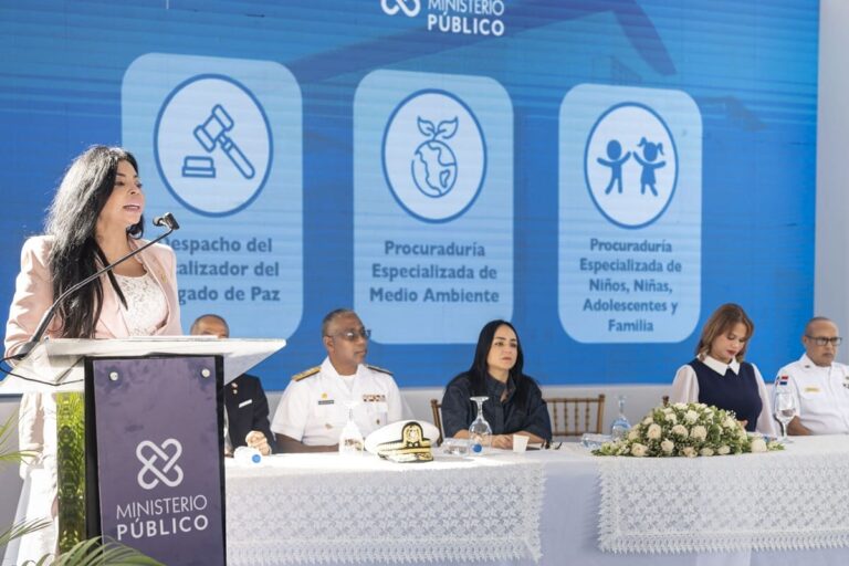 Procuradora inaugura un Centro Integral de Acceso a la Justicia en Villa Hermosa, La Romana