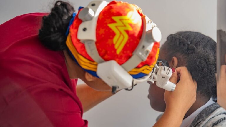 INABIE refuerza atenciones de otorrinolaringología a estudiantes del sistema público