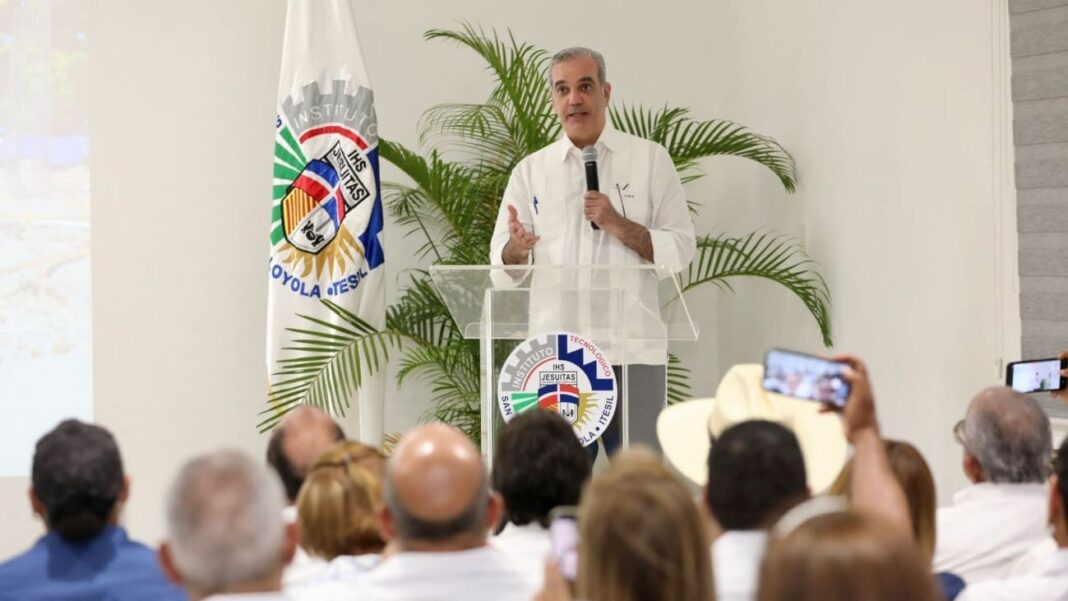 Presidente Abinader anuncia entrega de 400 becas para estudiantes de la Extensión Dajabón del Instituto de Estudios Especializados Superiores Loyola Presidente Abinader anuncia entrega de 400 becas para estudiantes de la Extensión Dajabón del Instituto de Estudios Especializados Superiores Loyola