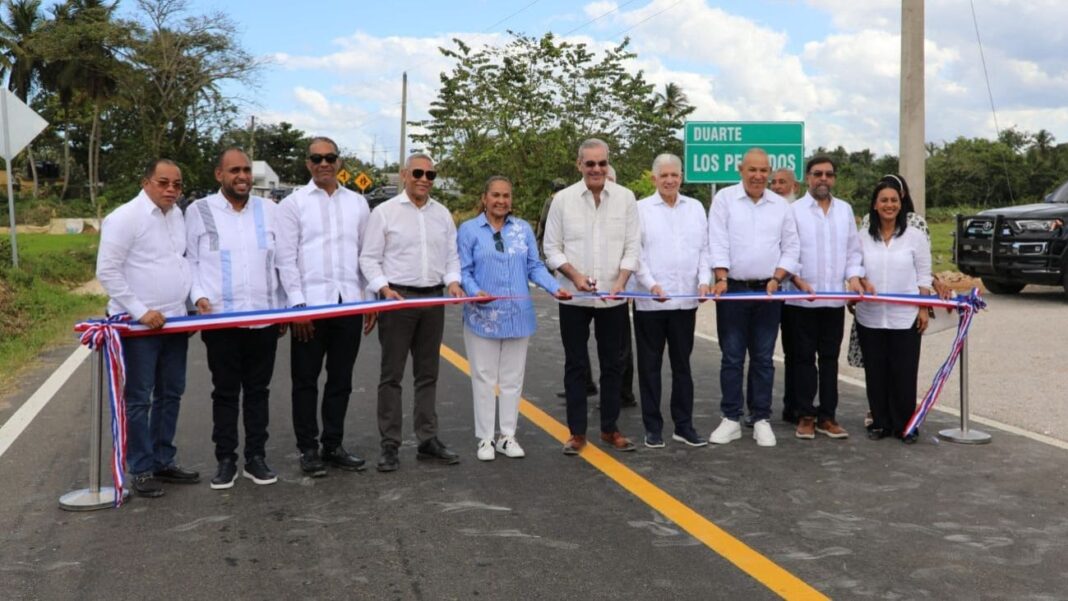 El presidente Abinader inaugura nueva carretera que comunica Villa Riva con la autopista del Nordeste que beneficiará a más de 50,000 personas El presidente Abinader inaugura nueva carretera que comunica Villa Riva con la autopista del Nordeste que beneficiará a más de 50,000 personas