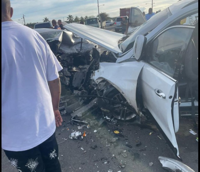 Tres muertos y cinco heridos en accidente de tránsito en la circunvalación de Baní Tres muertos y cinco heridos en accidente de tránsito en la circunvalación de Baní