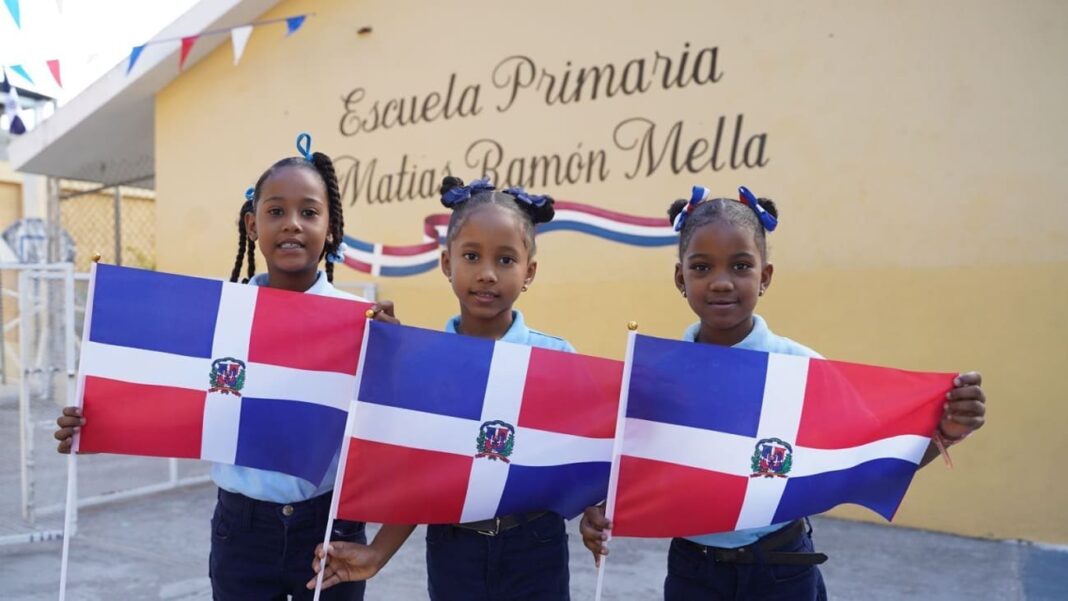 Estudiantes fortalecen identidad y ciudadanía activa durante el Trimestre Patrio en las escuelas Estudiantes fortalecen identidad y ciudadanía activa durante el Trimestre Patrio en las escuelas
