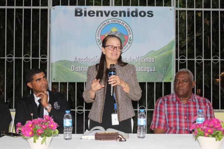 Fiscalía de Santiago se reunió con líderes comunitarios de Jacagua