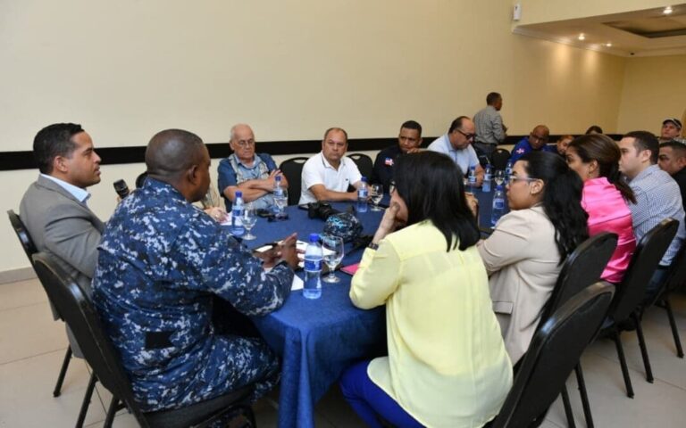 Comunidad de Gascue valora trabajo de la Policía en seguridad y prevención del delito