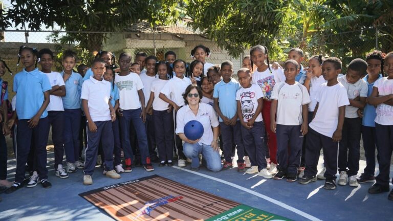 INEFI pone fin a más de 15 años de espera en Tamayo: Alberto Rodríguez entrega canchas remozadas y revoluciona el deporte escolar