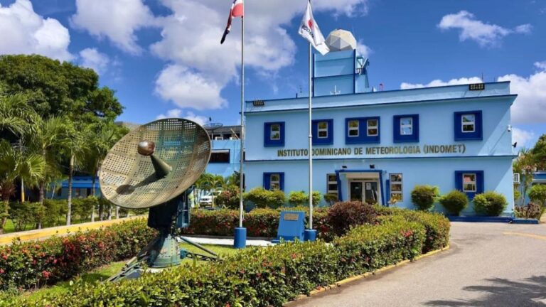 Indomet pronostica chubascos en la mañana y aguaceros en la tarde; mantiene varias provincias en alerta