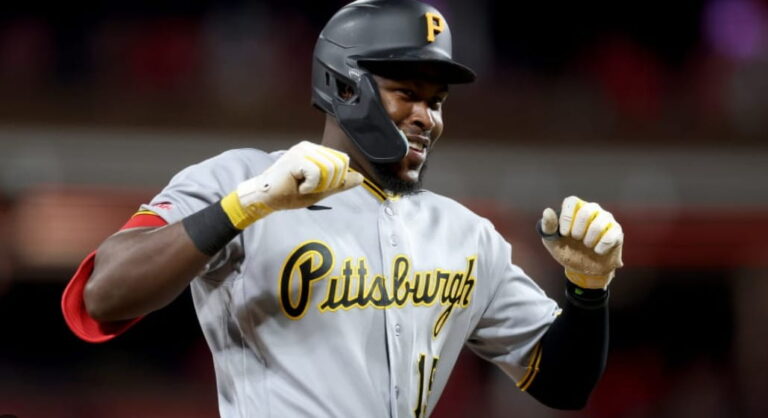 Oneil Cruz pega dos cuadrangulares en victoria de Piratas sobre Rojos