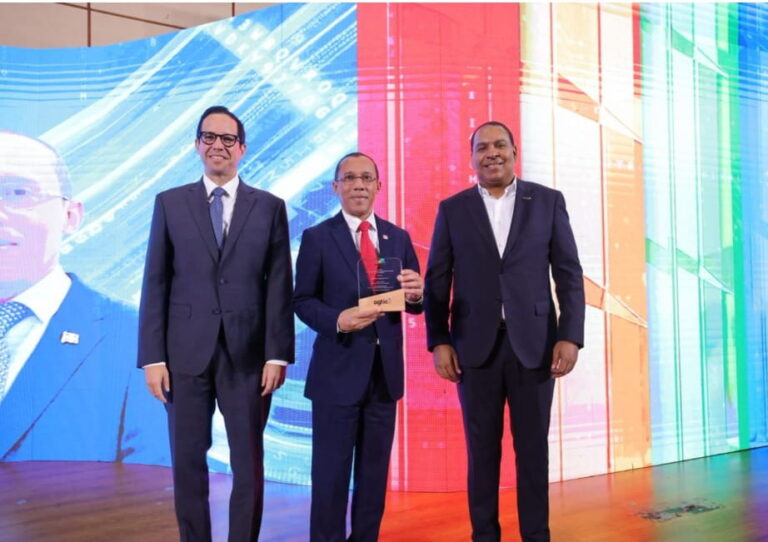 OGTIC reconoce excelencia en gestión y servicios tecnológicos de la Contraloría