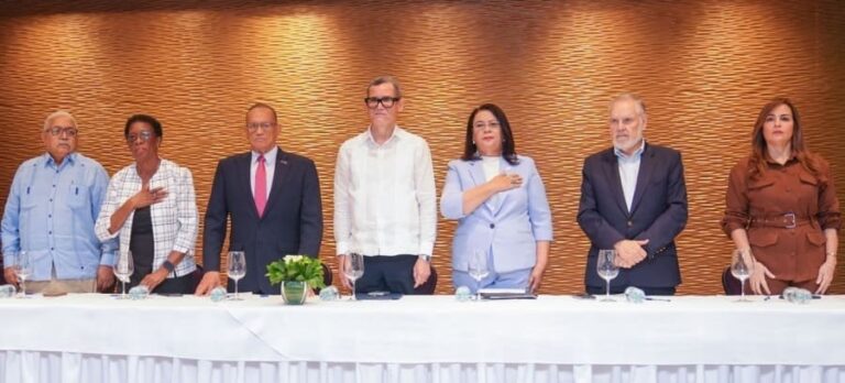 INFOTEP destaca capacitaciones en prevención de riesgos laborales durante congreso nacional de la CASC