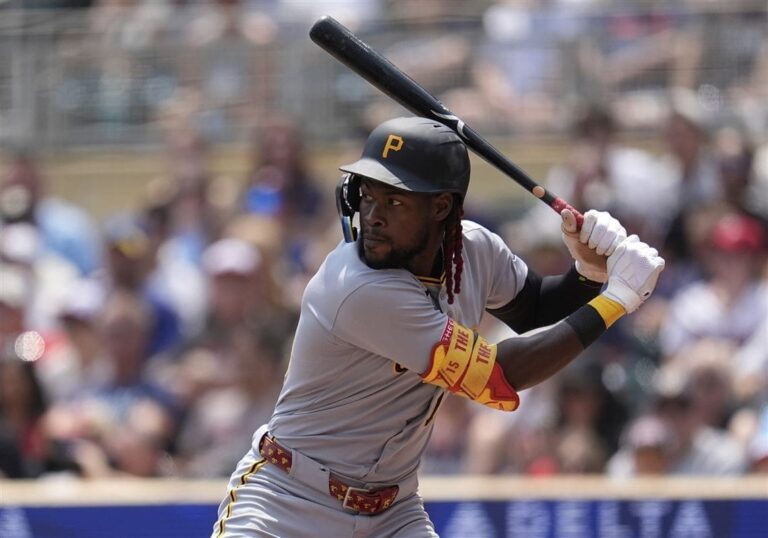 Seis peloteros dominicanos conectaron cuadrangular en la jornada del domingo en las Mayores