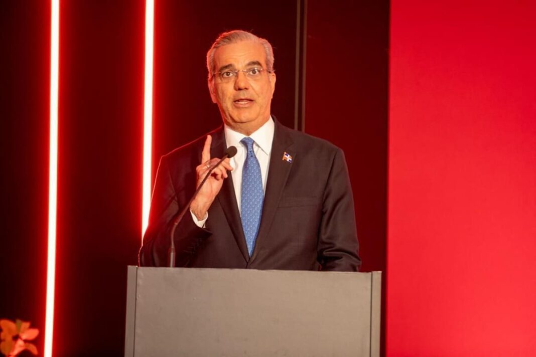 Presidente Abinader reitera RD es un destino de confianza para inversionistas, con instituciones fuertes, transparencia y seguridad jurídica Presidente Abinader reitera RD es un destino de confianza para inversionistas, con instituciones fuertes, transparencia y seguridad jurídica