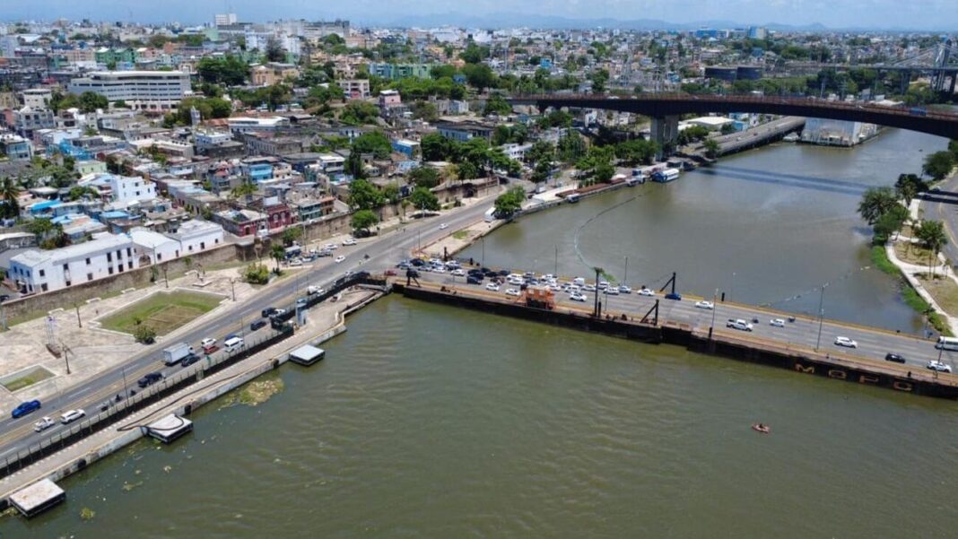 Puente flotante será cerrado este sábado por paso de embarcación Puente flotante será cerrado este sábado por paso de embarcación