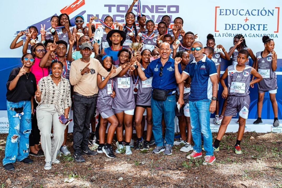 Samaná domina la apertura del Torneo Nacional de Atletismo Escolar INEFI 2026 Samaná domina la apertura del Torneo Nacional de Atletismo Escolar INEFI 2026