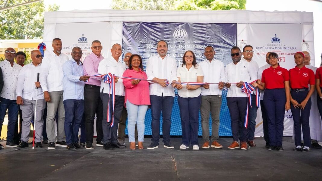 Gobierno continúa transformando el deporte escolar; INEFI entrega techado en San Juan de la maguana Gobierno continúa transformando el deporte escolar; INEFI entrega techado en San Juan de la maguana