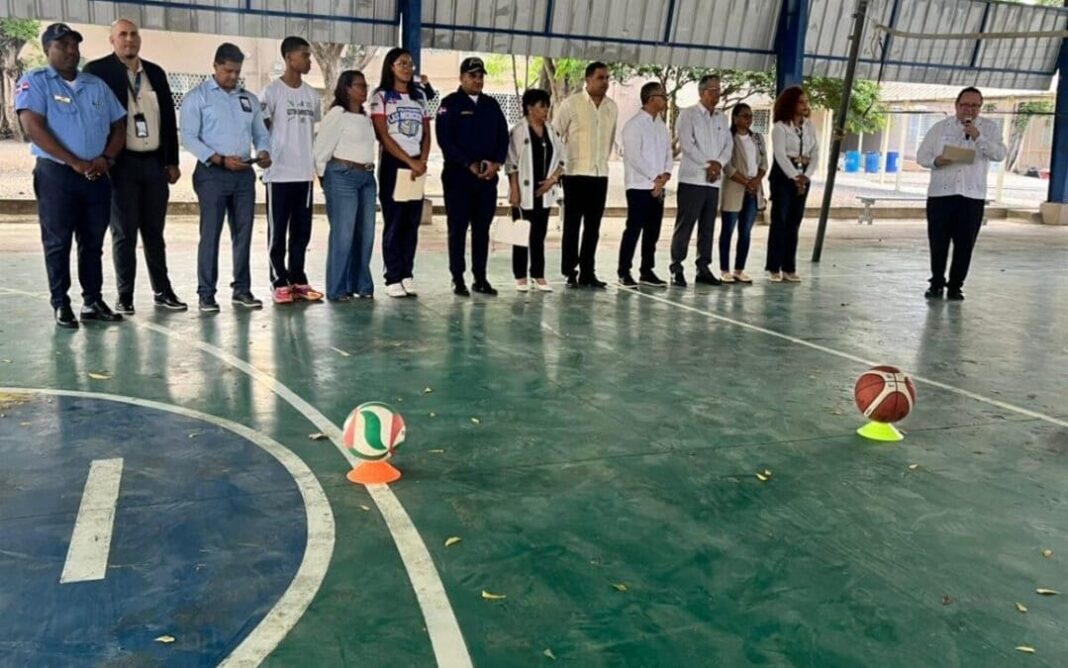 Ministerio de Interior y Policía fortalece prevención y convivencia a través del programa Escuela Abierta y Activa Ministerio de Interior y Policía fortalece prevención y convivencia a través del programa Escuela Abierta y Activa