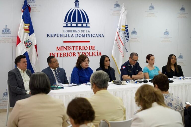 Interior y Policía coordina con gobernadoras acciones contra accidentes, carreras ilegales, ruido y delitos en las provincias