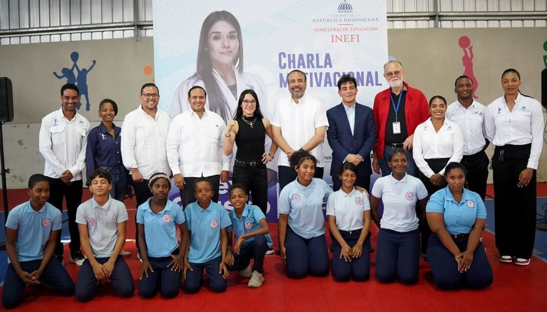 INEFI junto a la atleta mexicana Alexa Grasso, inspiran a niños y jóvenes del Capotillo con su historia de éxito en las artes marciales mixtas INEFI junto a la atleta mexicana Alexa Grasso, inspiran a niños y jóvenes del Capotillo con su historia de éxito en las artes marciales mixtas