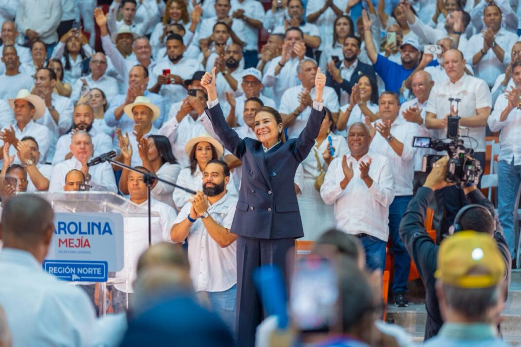 Carolina Mejía sacude el PRM en Santiago: “Estoy lista para ser presidenta” Carolina Mejía sacude el PRM en Santiago: “Estoy lista para ser presidenta”