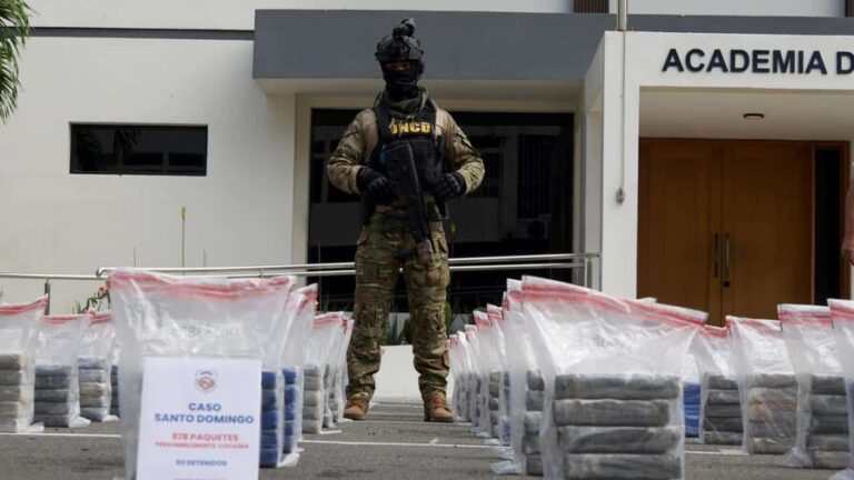 Decomisan 978 paquetes de cocaína y capturan a tres venezolanos