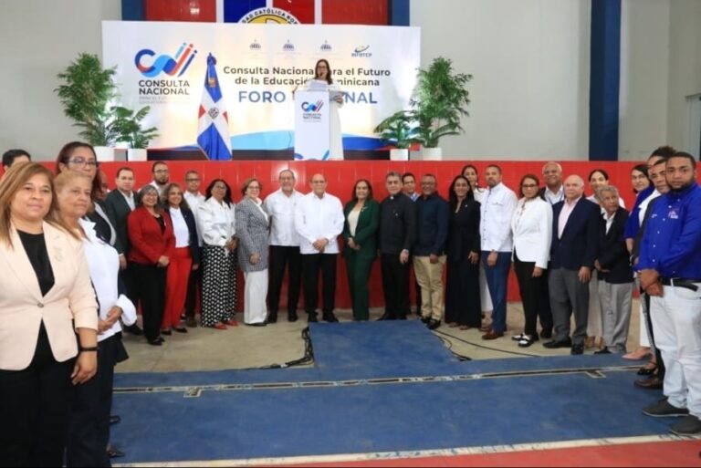 Consulta nacional sobre el futuro de la educación dominicana reúne a sectores clave del Nordeste