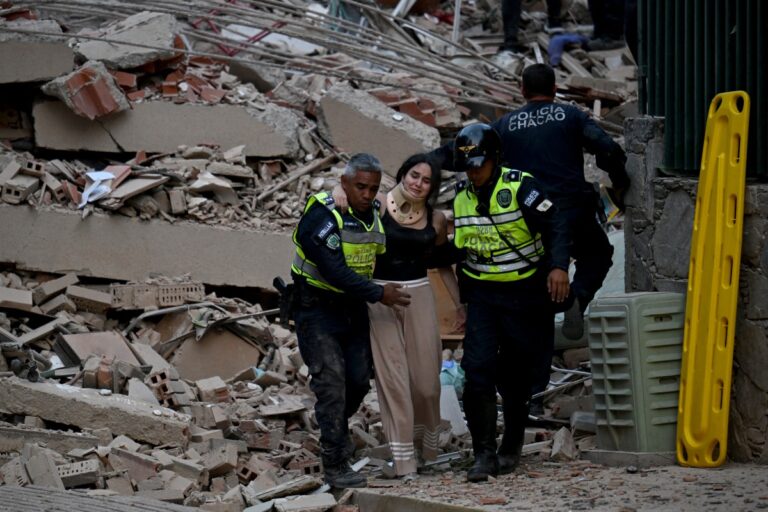 Al menos 164 muertos y casi mil heridos por devastadores terremotos en Venezuela