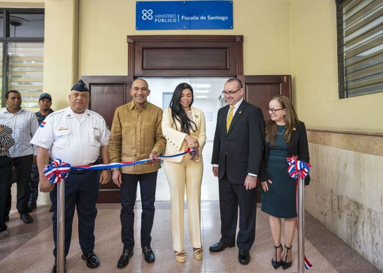 La Procuraduría General inaugura Centro de Atención Integral de Acceso a la Justicia en Cienfuegos y el remozamiento de la Fiscalía de Santiago