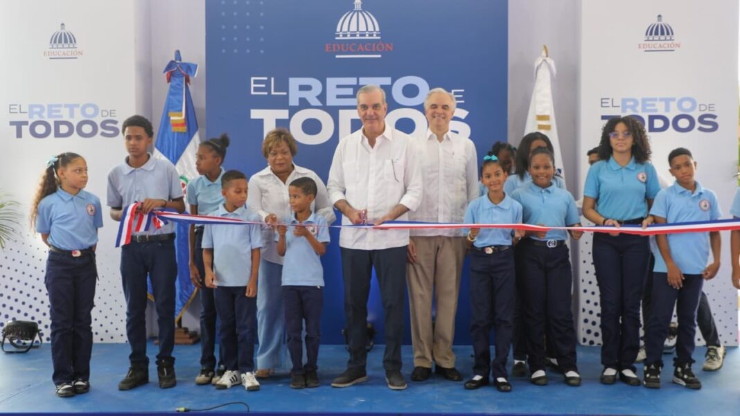 Presidente Abinader inaugura techado deportivo y nuevas aulas de educación inicial en la Escuela Primaria Félix Lope de Vega que beneficiarán a cientos de estudiantes de Los Alcarrizos Presidente Abinader inaugura techado deportivo y nuevas aulas de educación inicial en la Escuela Primaria Félix Lope de Vega que beneficiarán a cientos de estudiantes de Los Alcarrizos