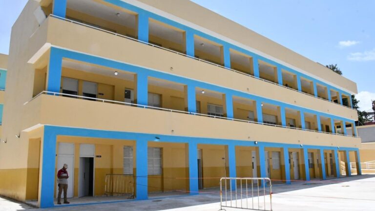 Presidente Abinader entrega moderna Escuela Básica Minerva Mirabal y amplía el acceso a una educación de calidad para más de 900 estudiantes en Los Cerros de Sabana Perdida