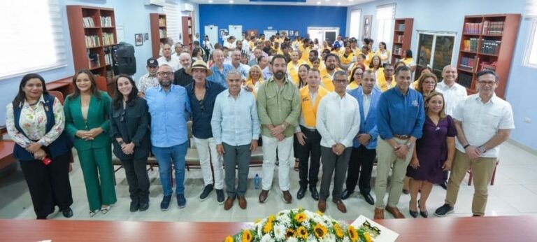 INFOTEP y PROCIGAR certifican los primeros 127 egresados de la Escuela de Tabaqueros de Tamboril