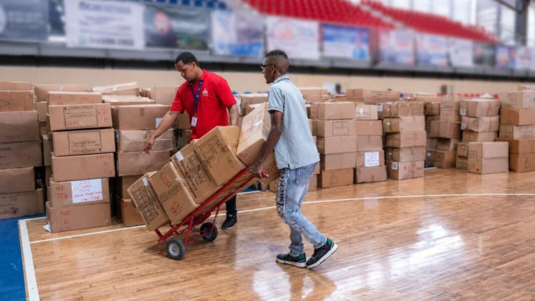INABIE entregará más de 260,000 kits de utilería escolar en la región Este INABIE entregará más de 260,000 kits de utilería escolar en la región Este