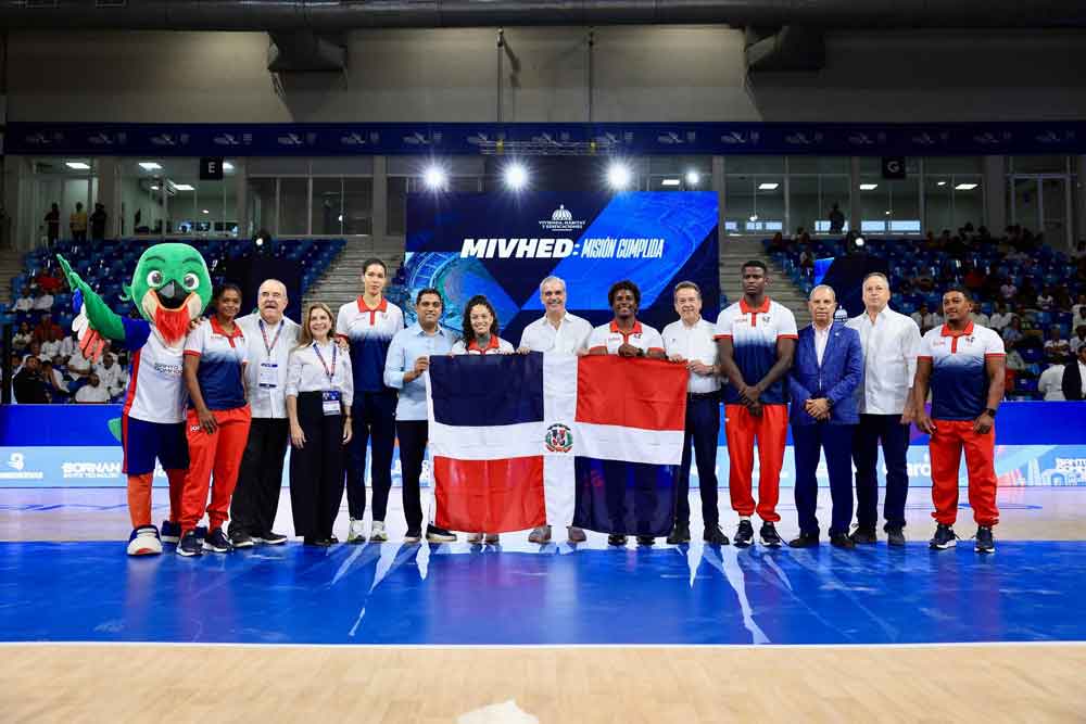 El presidente Luis Abinader abandera a los deportistas dominicanos El presidente Luis Abinader abandera a los deportistas dominicanos