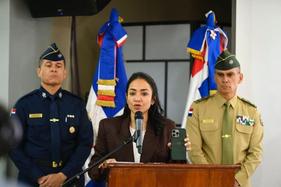 Ministra de Interior: “No vamos a desistir en nuestro empeño de transformar la Policía”, y promete cero impunidad ante abusos Ministra de Interior: “No vamos a desistir en nuestro empeño de transformar la Policía”, y promete cero impunidad ante abusos