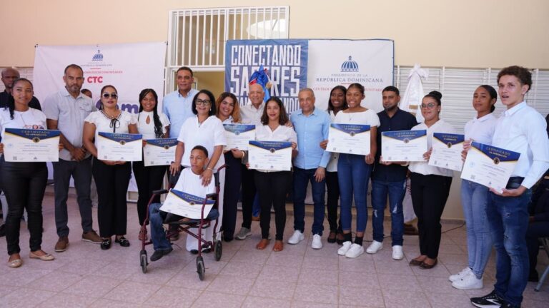CTC certifica a 250 jóvenes en Jamao al Norte y fortalece la inclusión digital