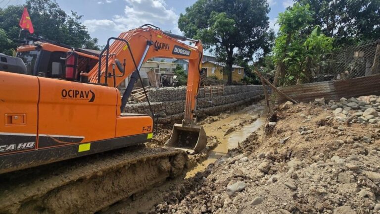 Dirección de Desarrollo Provincial supervisa la ejecución de obras de bienestar social en Santo Domingo