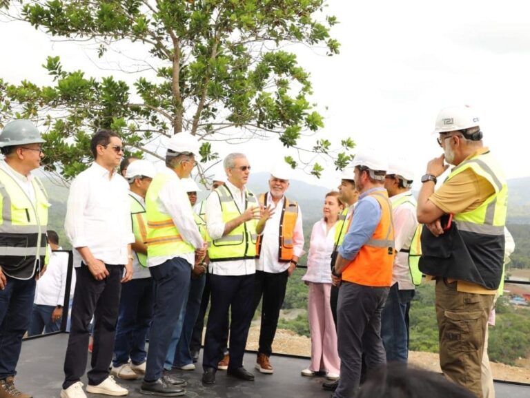 Presidente Abinader supervisa avances en la presa de Guaigüí, La Vega, cuyos trabajos se reiniciaron en 2025 tras haber iniciado hace más de 20 años