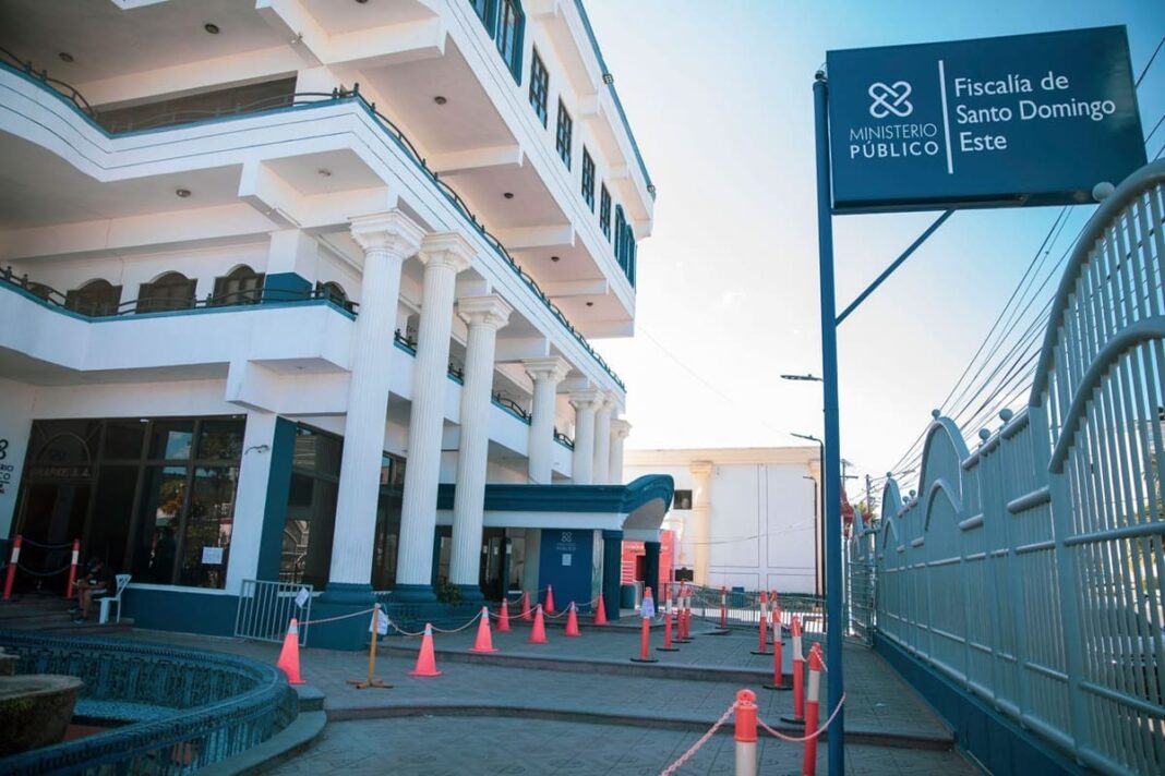 Ministerio Público solicita prisión preventiva para arrestado en aeropuerto con más de US$600 mil sin declarar Ministerio Público solicita prisión preventiva para arrestado en aeropuerto con más de US$600 mil sin declarar
