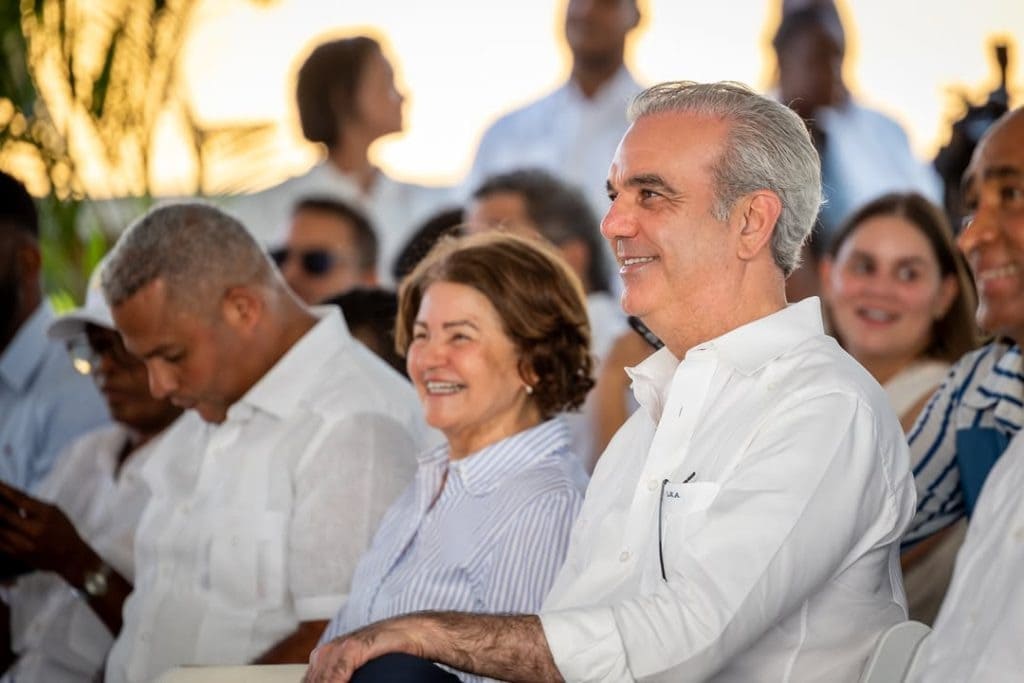 La presa de La Gina ya está licitada, anuncia el presidente Abinader en Baní La presa de La Gina ya está licitada, anuncia el presidente Abinader en Baní