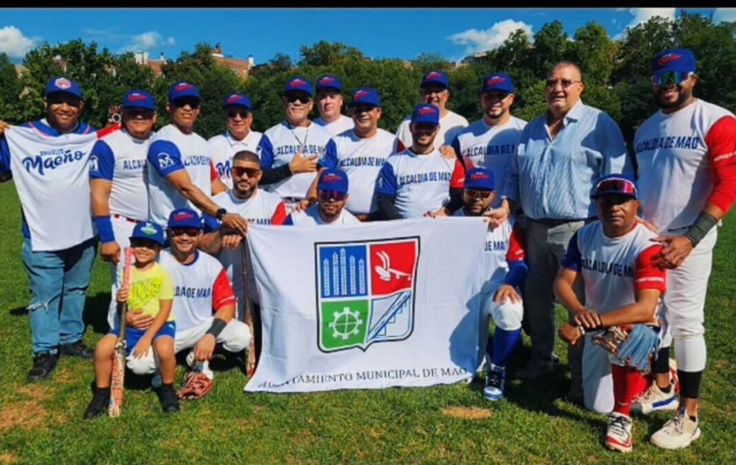 Primer triangular de Sóftbol une a los Maeños en Manhattan Primer triangular de Sóftbol une a los Maeños en Manhattan