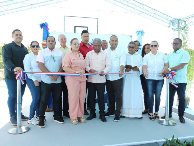 EGEHID inaugura cancha deportiva y mirador recreativo en Baitoa, en Santiago