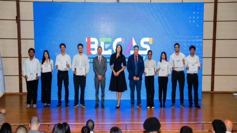 ITLA entrega 118 becas de Educación Superior durante su segunda convocatoria de 2026