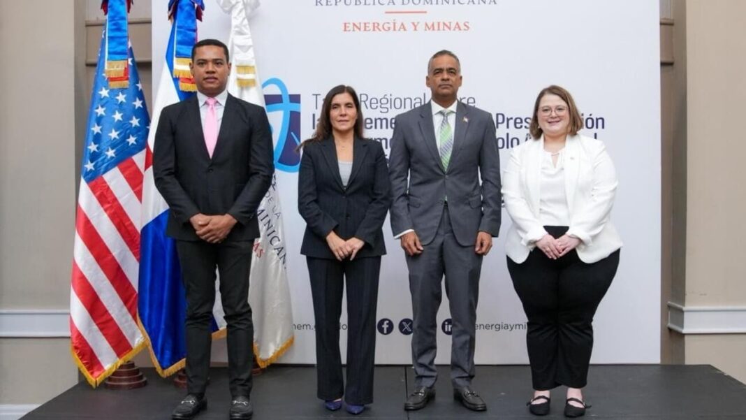 Ministro Santos destaca el interés del Gobierno en la implementación de la energía nuclear en el sistema eléctrico nacional Ministro Santos destaca el interés del Gobierno en la implementación de la energía nuclear en el sistema eléctrico nacional