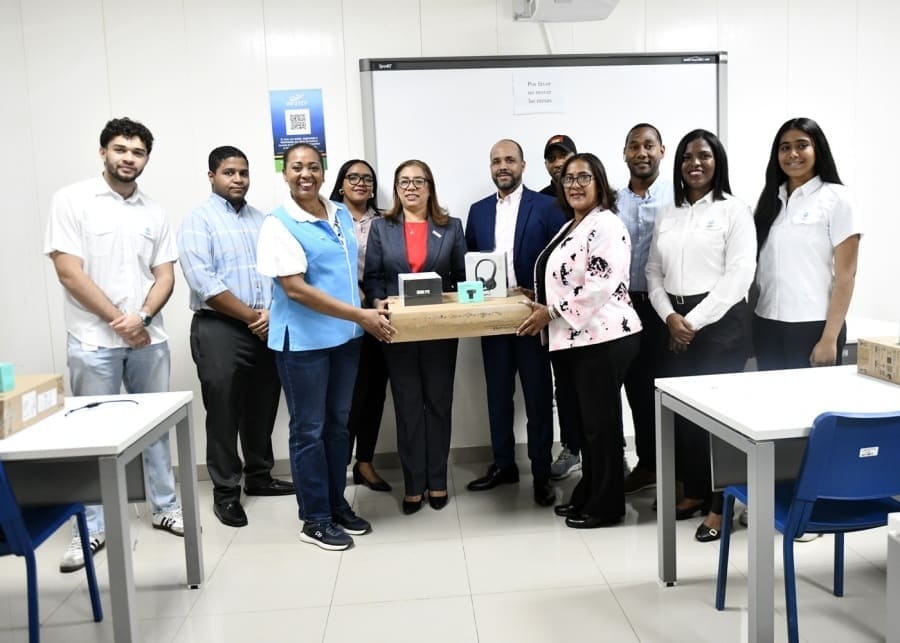 INFOTEP recibe donación del Grupo Ramos para fortalecer la formación en idiomas INFOTEP recibe donación del Grupo Ramos para fortalecer la formación en idiomas